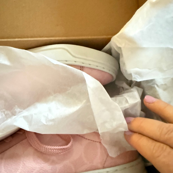 NEW Coach CBT39 Pink Signature Canvas Leather Sneakers Size 6.5B NIB - Picture 7 of 8